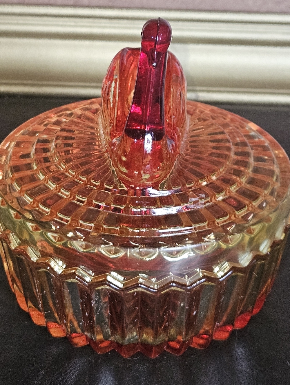 Vintage Jeanette Glass Amberina Powder or Trinket Dish featuring Swan Lid - Picture 3 of 14